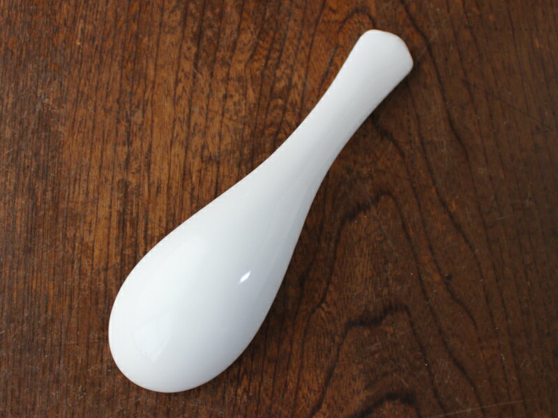 【アウトレット】白くて丸い形の反レンゲ 13.5cm（引っかけなし） / ホワイト 白 れんげ ラーメン 丼や炒飯に 丸型 手反