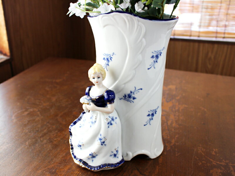 Mino Ware - 【アウトレット】ブルードレス そよ風と少女の花瓶 [高さ24cm] / フラワーベース アンティーク風 女性 花柄 青 ネイビー 女の子 レトロ風