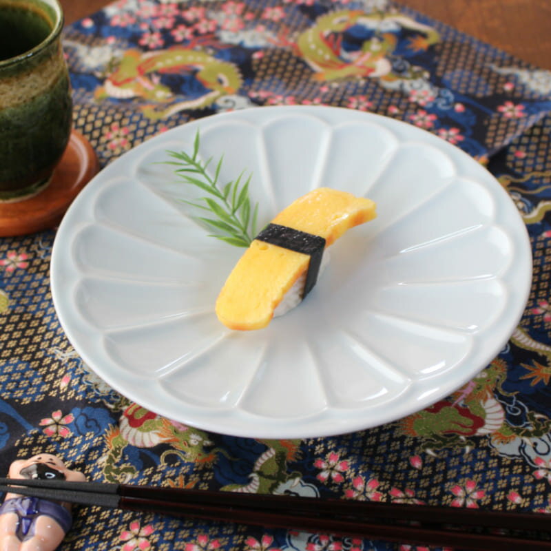 Rakuten - 【アウトレット】青磁菊型彫 高台刺身皿 [Φ20×H4.5cm] / 菊 刺身鉢 輪花皿 花型 料亭 和食 盛り皿 青磁 ブルー