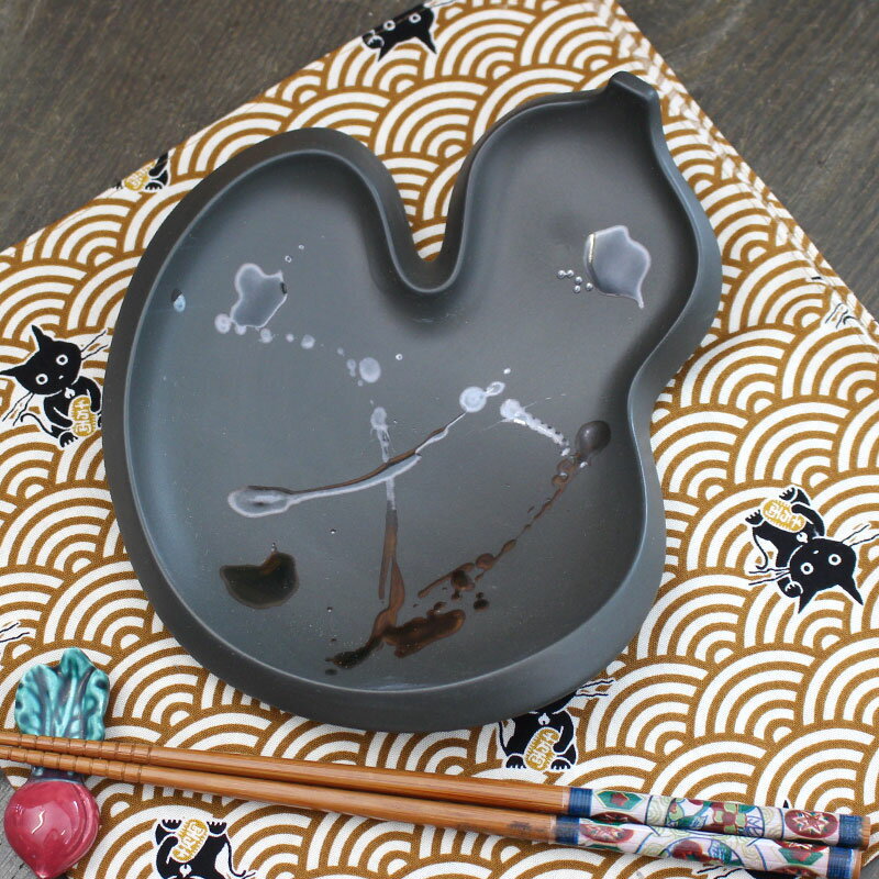 【アウトレット】黒ひさご 向付 [19×18×H5cm] / ラスター 向付 和食器 黒 縁起物 瓢箪 料亭 お正月 祝い 銀彩 三つ足 しぶき