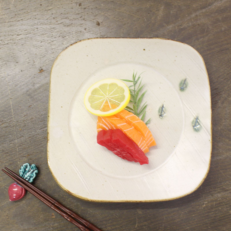 乐天商城 - 【アウトレット】白唐津松葉文三ツ足 正角皿 [21.5×H4.8cm] / 手づくりの器 和食器 土物 和食 天ぷら 刺身皿 和え物 和ナチュラル 中皿 正角皿 業務用 足付