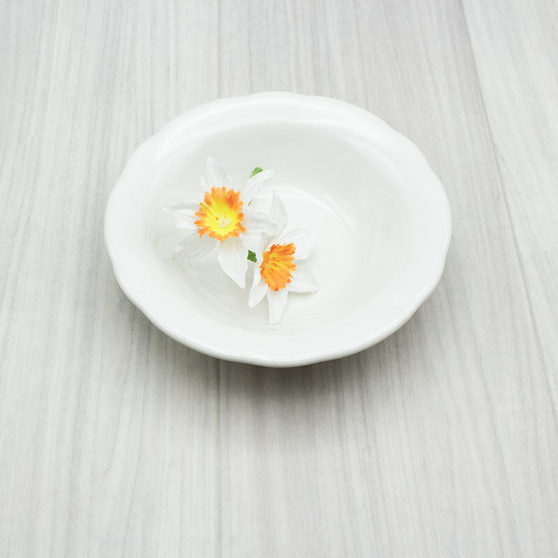 【アウトレット】キナリ 渕花 サラダボウル 16cm / 洋食器 サラダボウル 小鉢 スープボウル フリル 取り鉢