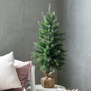 サイズ：幅45 x 奥行45 x 高さ90cm ポット直径：10cm 色：グリーン 材質：ポリ塩化ビニール、ポリエチレン、ジュートCHRISTMAS TREE ACE 90cm 高さ90cmのクリスマスツリーが入荷しました。麻布で包まれた、深い緑が印象的なクリスマスツリー。葉っぱがリアルに出来ているので、アップで写真を撮ってもわからないくらいのクオリティー。コンパクトなので、エントランスなどちょっとしたスペースのデコレーションに最適です。 ナチュラルな雰囲気が素敵なクリスマスツリー。オーナメントで飾り付けして、オリジナルのクリスマスツリーをお楽しみください。 サイズやデザインには個体差がございます。あらかじめご了承いただけます様お願い致します。 高さ90cmのスリムなツリーです。移動も簡単な為、気分によって置く場所を簡単に変えられることができます。 葉はポリエチレンのリアルな素材と広がりのあるポリ塩化ビニール素材となっております。 鉢の部分はジュートに包まれているのでリアルなツリーを演出できます。