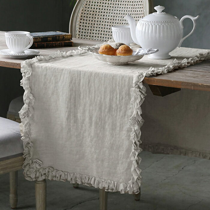 テーブルランナー ライトベージュ 50x150cm Chez moi Chic // シェモア リネン フリル テーブルセンター テーブルクロス テーブルマット ランチョンマット イタリア サラグレース