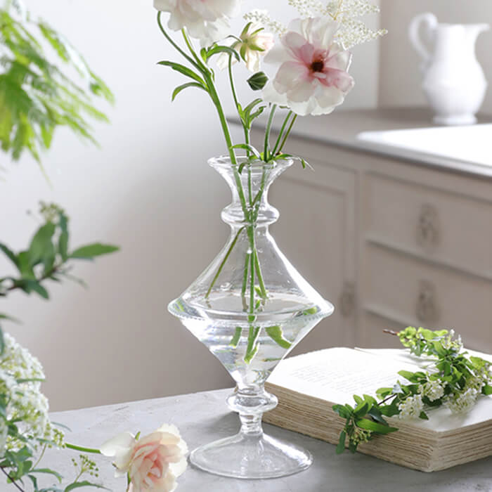 ガラスフラワーベース Karen A // 花瓶 フラワーベース 一輪挿し 花器 ガラス 小さい ミニベース クリア 透明 ナチュラル シンプル 玄関 トイレ リビング キッチン 卓上 インテリア 小さめ おしゃれ サラグレース