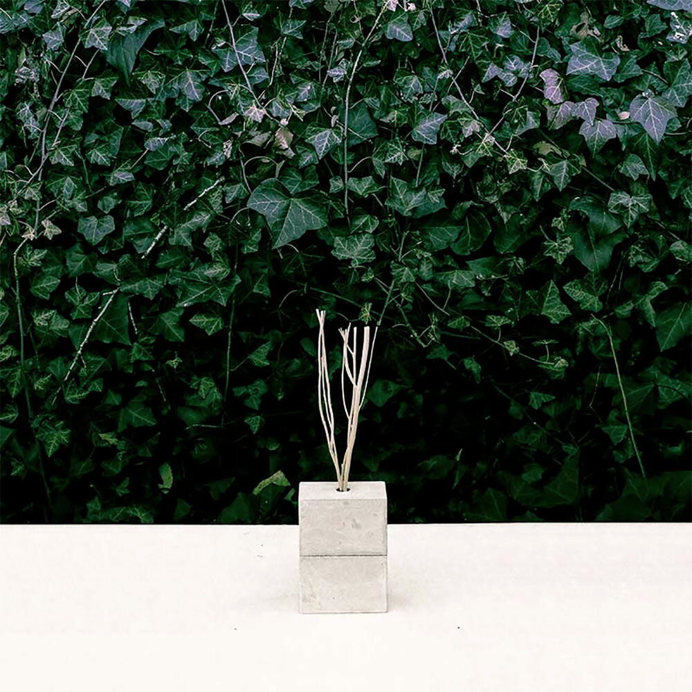 レビュー500件超|おしゃれなリードディフューザーセット、無機質なコンクリートが個性的[セット●b2c ディフューザー ブリック スクエアM フレグランスオイル...