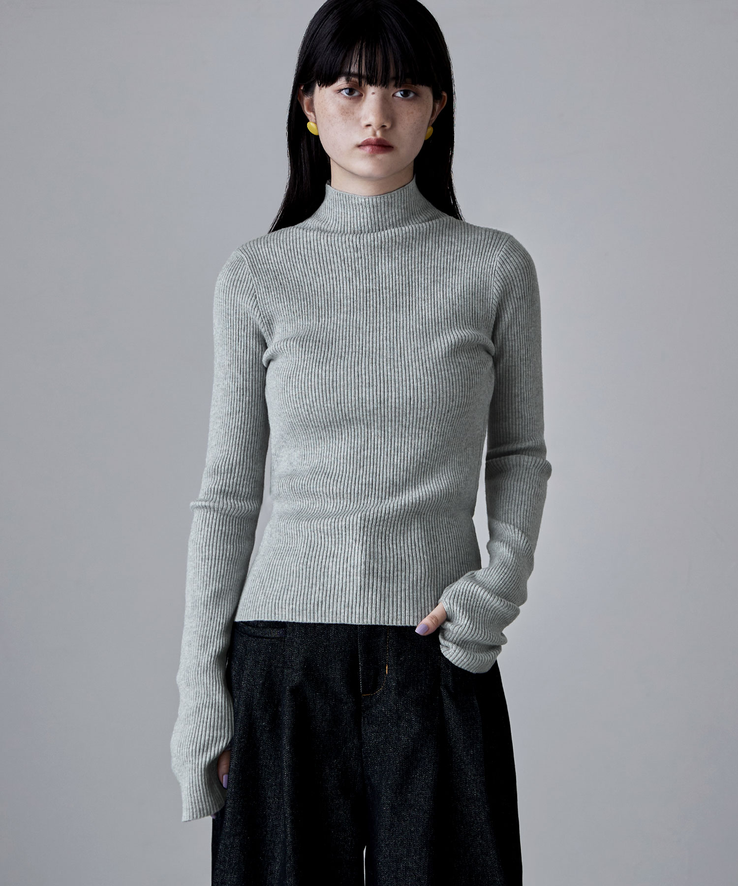 楽天市場】フィンガーホールタートルネックの通販