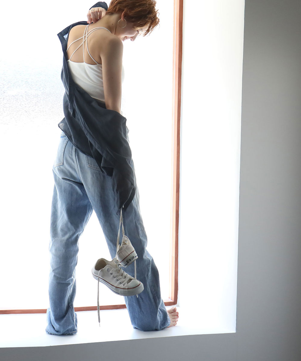 後ろ姿が主役になる。カップインバッククロスキャミソール トップス キャミソール レディース カップ付き ノースリーブ タンクトップ リブ キャミ インナー 春 夏 21ss