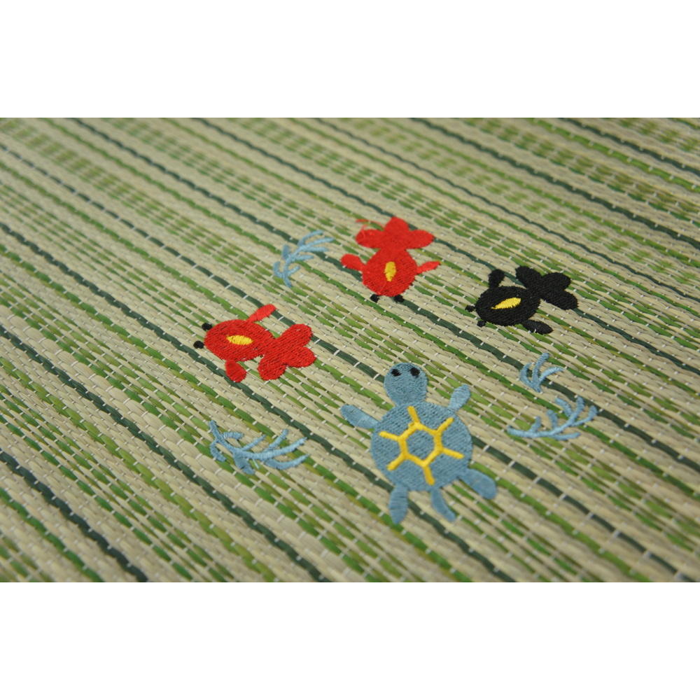 176x176cm(2畳用)さらさら肌触りのい草ラグ かわいい金魚＆亀刺繍入り グリーン色