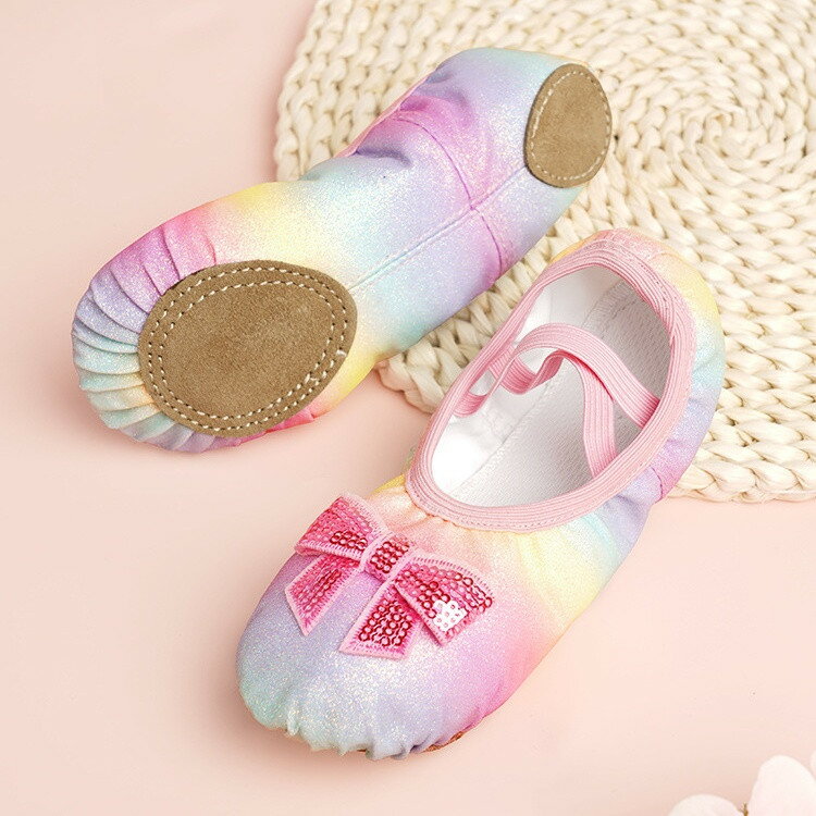 バレエシューズ 子供用 女の子 ガールズ ジュニア バレエ 靴 かわいい リボン付き キラキラ ゴムバンド キッズ バレエ靴 通気 滑り止め 新体操 バレエ用品 ダンスシューズ 布製 虹色 練習用 発表用 舞台用