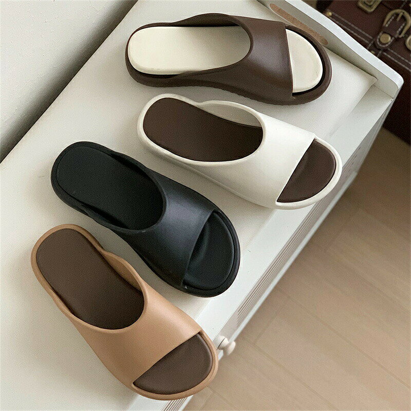商品説明商品内容サンダル素材EVAサイズ36-37：靴内長約23cm 38-39：靴内長約24cm 40-41：靴内長約25cm 足が太い場合や幅が広い場合は、ワンサイズアップをおすすめします。平置き採寸になります。実際のサイズとは誤差が出る場合がございますので、参考サイズとしてご覧ください。注意書き商品写真は、できる限り現品を再現するように画像処理などの補正を行っておりますが、ご利用のモニターや環境により差異が生じます。予めご了承ください。 画面保護フィルムの形状により本製品と併用できない場合がございます。 材質の特性上、折り曲げたり強い衝撃を与えますと破損する恐れがございます。着脱の際などお取扱いにご注意ください。 本製品ご使用における人体?スマートフォン本体を含む持ち物?データなどの損傷、破損に対し、弊社は一切の責任を負いかねます。 細部のデザイン等が予告なく変更になる場合がございます。 生地の特性上、多少ニオイがある場合がございますが、日陰干しで数日干していただくか、あるいは数回ご使用していただく間に、 ニオイは気にならなくなります。 上記の数値は、実測によるものです。多少の誤差はご容赦ください。 仕様は予告なく変更される場合があります。（ご使用に差し支えない程度）