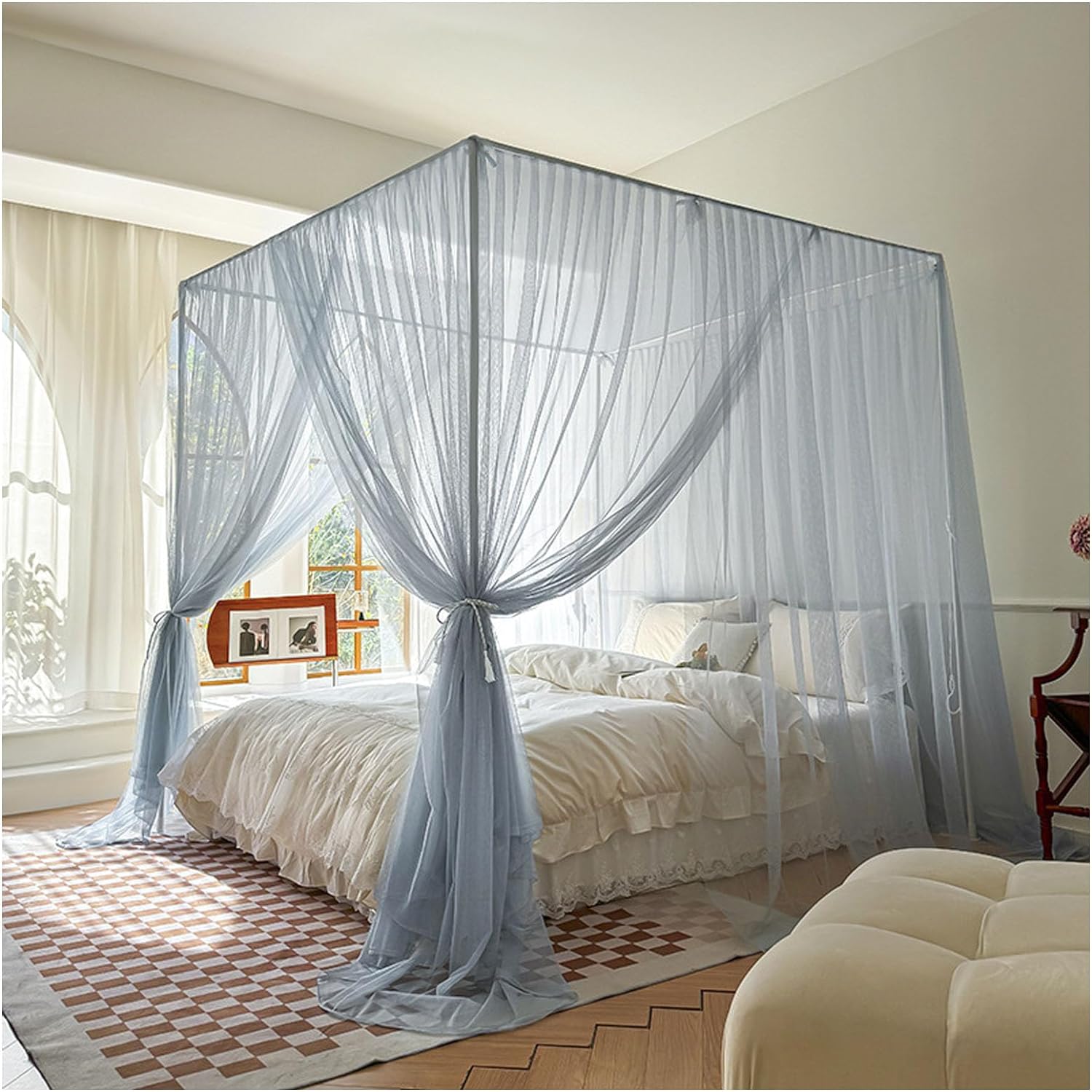 3つのドア開口部の天蓋ベッドカーテン、家庭用床から天井までの蚊帳、無地のミニマリストスタイルのベ..