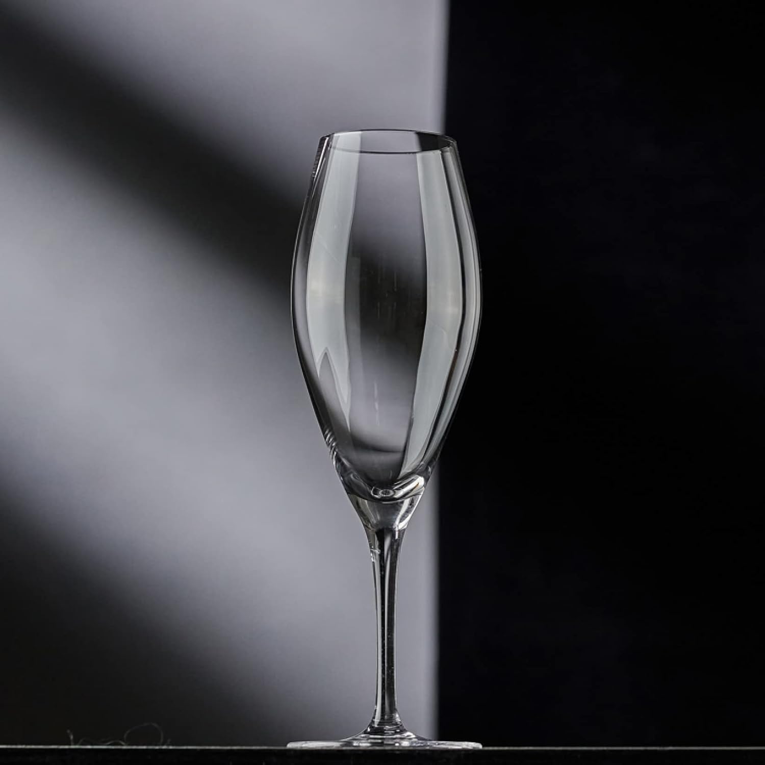 シャンパングラス 200ml クリスタルガラス ゴブレット ウィスキー ワイングラス ウェディング パーティー お祝い 結婚祝い プレゼント スパークリングウォーターグラス ドリンクカップ チューリッ