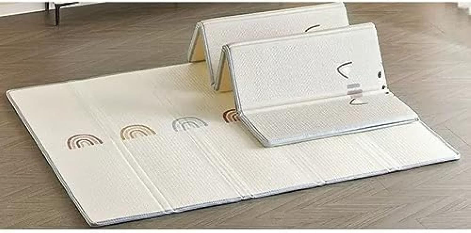 　　　 -------商品詳細------- ?安全・安心な素材：塩素や環境ホルモンを含まないXEP素材でできたジョイントマットで、赤ちゃんがなめたり口に入れてしまっても害がなく安心です。 転んでも安心！衝撃吸収・防滑設計：高密度のXPE素材を使用し、滑りにくく、転んでも衝撃を和らげるクッション性を持っています。 使いやすい防水素材： 液体や汚れが付いてもサッと拭き取れる防水加工でお手入れ簡単！さらに防湿・防音効果があります。 コンパクトなデザインで持ち運びも簡単：折りたたみ式で軽量なので持ち運びもラクラク。車のトランクにも収納しやすいので、屋外での使用にも便利です。 多彩な用途に対応！両面使用OK：子供のプレイマットやピクニックマット、ヨガやフィットネスマットとしても使え、幅広い用途に対応しています。かわいい動物柄のリバーシブルデザインもお子様に大好評です。品質保証も万全です。説明 「幼児から赤ちゃんまで安心の遊び空間！リバーシブルでおしゃれなベビープレイマット」?安全・安心な素材：塩素や環境ホルモンを含まないXEP素材でできたジョイントマットで、赤ちゃんがなめたり口に入れてしまっても害がなく安心です。 落ちても安心！衝撃吸収性の高いジョイントマット：転んでも衝撃を和らげるクッション性があります。 お手入れ簡単！防水・防湿・防音性：汚れたらサッと拭き取れる防水加工で、防音対策にも効果的です。 持ち運びもラクラク！折り畳み式で軽量：車のトランクにも収納可能で、屋外での使用も便利です。 幅広い用途で活躍！両面使用OK：子供のプレイマットやピクニックマットとしてだけでなく、ヨガやフィットネスにもおすすめです。