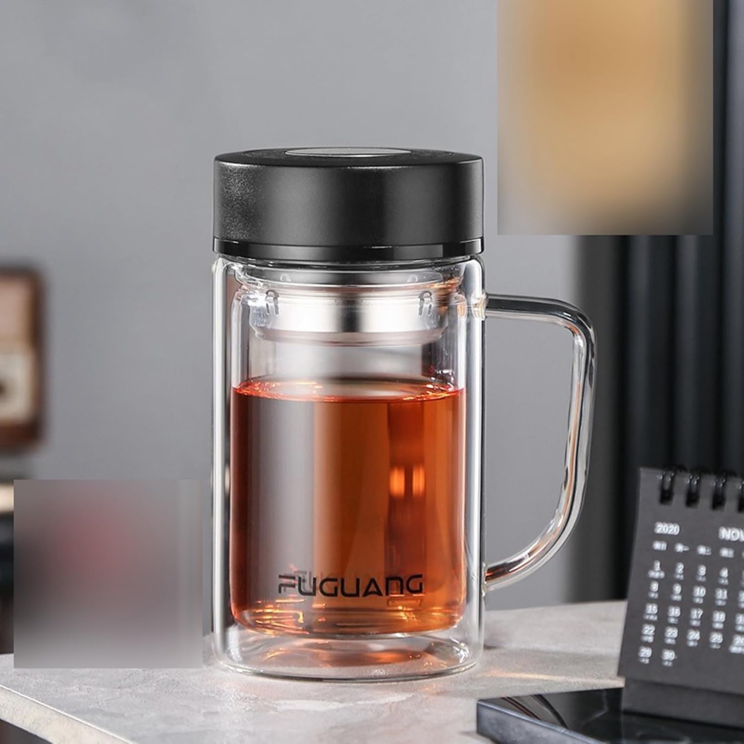 二重ガラス 透明ボトル 560ml ウォーターボトル ハンドル付き 茶こし 耐熱ガラス 給水ボトル 水筒 無鉛 夏用 高い密封性 あらいやすい 軽量 ビジネス ...