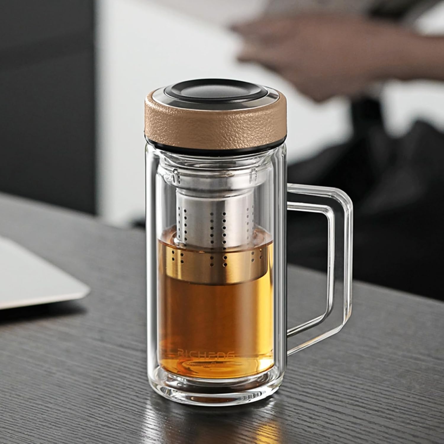 水筒 2重ガラス 透明カップ ウォーターボトル 茶漉し 耐熱ガラス 蓋付き ティーボトル タンブラー クリア 直飲み 無鉛 耐衝撃性 あらう 耐久性 持ち運び便利 漏れなし 男性 ビジネス 通勤通学
