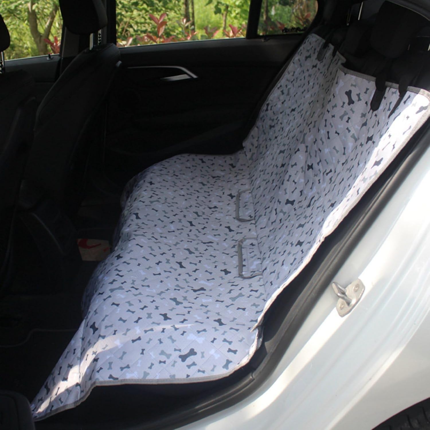 ペット ドライブシート 犬用カーシート 後部座席 大中小型車用 座席シート 折り畳み可 犬用 猫用 車載用 カーシートカバー 滑り止め 犬セーフ リード付き 防汚 ペットマット 春夏秋冬用 簡単インス