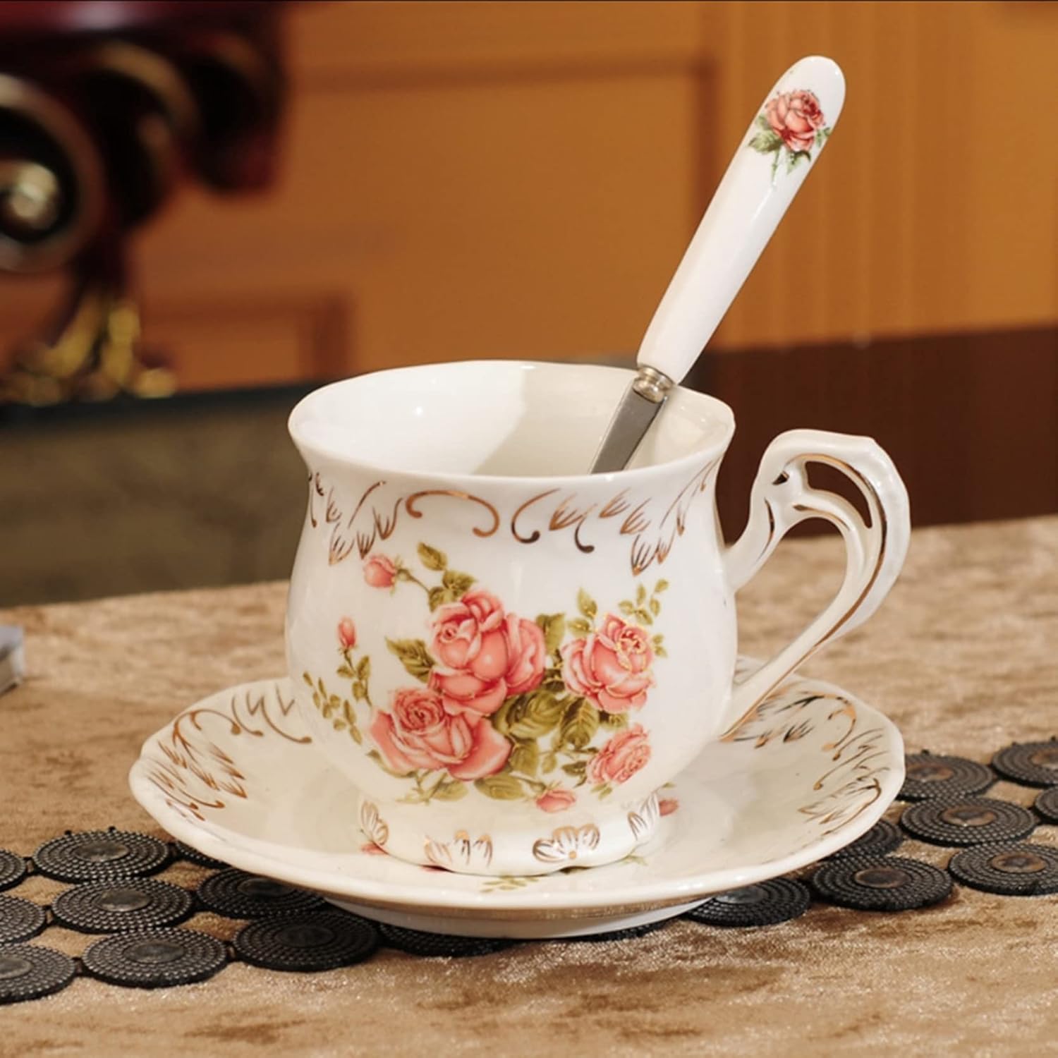 1客セット カップ＆ソーサー＆匙 ティーカップセット セラミック 宮廷 ドリンクカップ ヨーロッパ風 コーヒーカップ 耐熱皿 来客用 金花彫刻 ゴールデンフルーツ パーティー用 紅茶 お茶 珈琲 シン