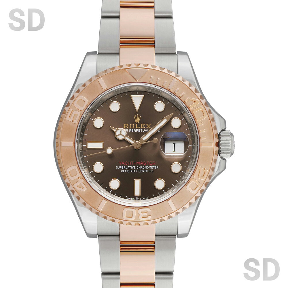 【取扱店舗】上野店 / TEL：0120-207-960【商品詳細】商品番号:21055945リファレンス:126621シリアル:ランダム S8******（2024年11月日付）カラー:チョコレートサイズ:メンズケース径:40mmケース素材:ステンレス×エバーローズゴールドブレス素材:ステンレス×エバーローズゴールド腕周り:〜19.0cmオーバーホール:なし（日差+3秒/24H）外装仕上げ:済み（Aランク/小傷あり）メーカー付属品:国際保証カード、BOX、タグ、冊子、パスケース弊社付属品:弊社保証カード、弊社オーナーズガイド弊社保証:中古3年保証（※サービスパックは付きません。）【スタッフからのコメント】ヨットマスター40 Ref.126621 が入荷いたしました。本モデルは、エバーローズゴールドとステンレススチールを組み合わせたロレゾール(コンビ)仕様で、ケースサイズ40mmのモデルです。両方向回転ベゼルにチョコレートダイアルを配し、上品で洗練された印象に仕上げられております。ムーブメントにはCal.3235を搭載し、約70時間のパワーリザーブと100m防水を備えた、実用性と高級感を兼ね備えた一本です。状態です。外装につきましては、提携の修理工房にて研磨仕上げを施しております。工程上取り切れなかった擦り傷や小傷が僅かに確認できる程度で、目立つ打痕や深い傷などの特筆すべきダメージは見受けられません。全体として非常に良好な状態を保っており、美観に優れたコンディションでございます。内部機械につきましては、入荷時に弊社にて動作確認および各種点検を実施しております。日差精度は安定しており、リューズ操作におきましても巻き上げ、時刻調整ともに滑らかで、不具合は確認されておりません。ご購入後も安心してご使用いただける状態に整っております。自家用クルーザーやヨットでリゾートライフを愉しむセレブリティ層をターゲットに開発された、ブランド内でも高級ラインに位置づけられる格別な一本です。ぜひ、この機会にご検討ください。