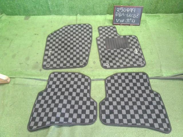 【中古】VW ポロ DBA-6RCBZ フロアマット 自社品番250499