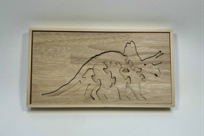 木のおもちゃ トリケラトプス パズル ギフト プレゼント 安心 安全 国産 日本製 日本製で手になじむおもちゃ 知育玩具 木製 手作り 自然 天然 恐竜 シリーズ 4歳 5歳 6歳 小学生