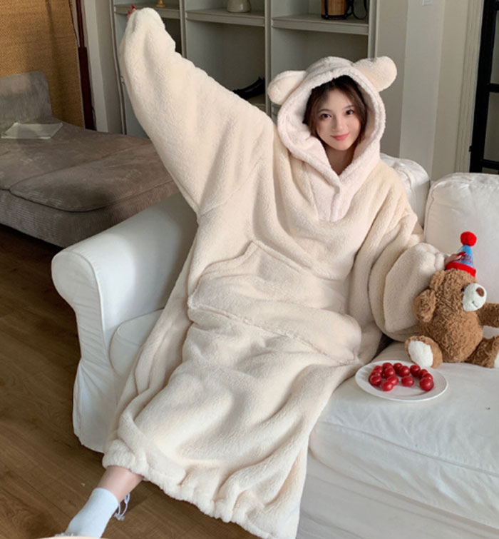 着る毛布 かわいい レディース ロング丈 ルームウェア マイクロファイバー 秋 冬 長袖 あったか パジャマ プルオーバー フード付き ポケット付 もこもこ 軽い 洗える 冬用 防寒 防寒対策 室内 冷え対策 軽量 暖かい あったかグッズ satoru-0903874-10001064 品質新生活館 サンプル画像3