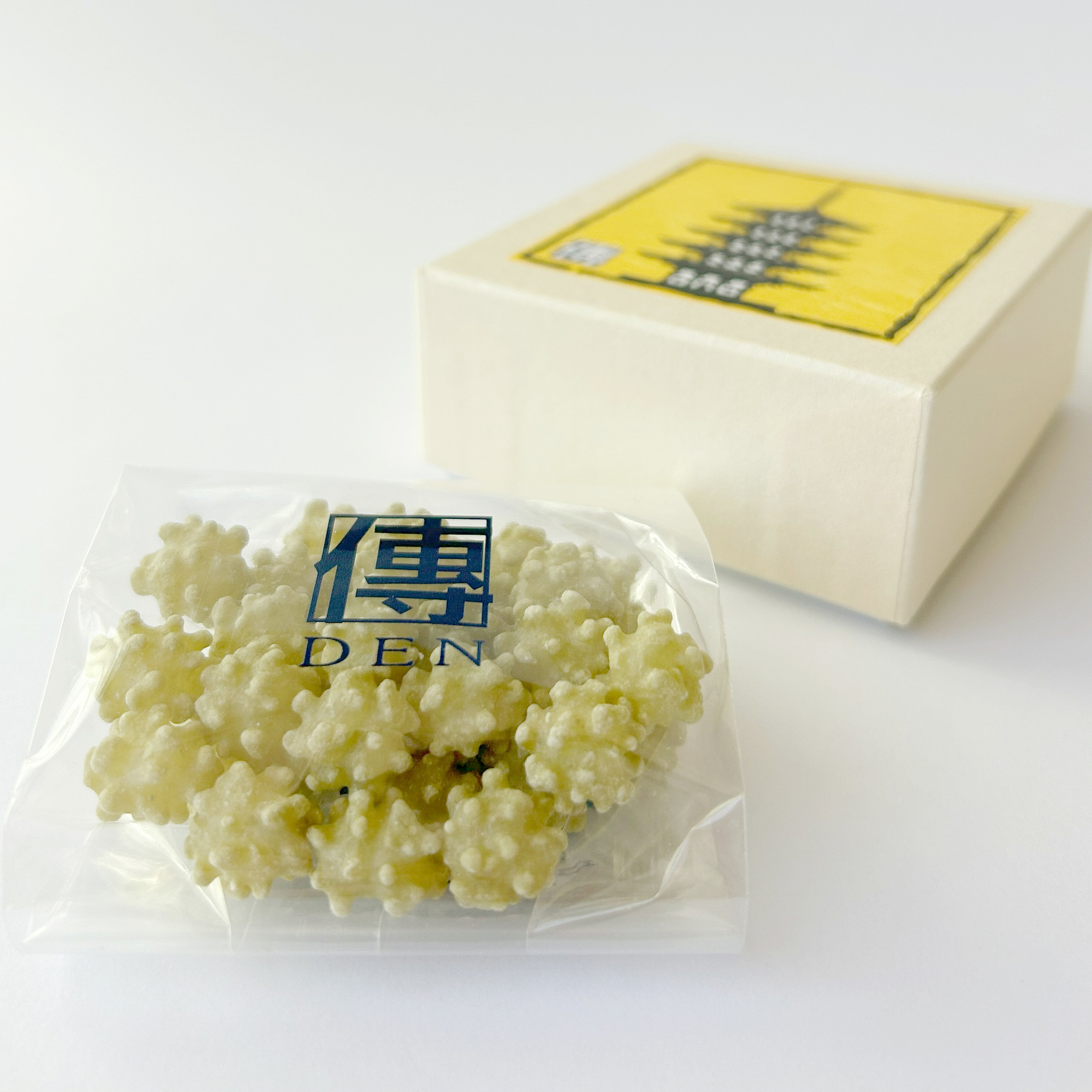 砂糖傳増尾商店 楽天市場店の奈良こんふぇいと 大和玄米茶味 箱入り 40g 奈良 大和茶 玄米茶 大和玄米茶 玄米 金平糖 こんぺいとう コンペイトウ 駄菓子 小分け 個包ギフト プチギフト プレゼント かわいい お取り寄せ お菓子 スイーツ　お土産 箱入り 贈り物 贈答 奈良 なら｜アングル2