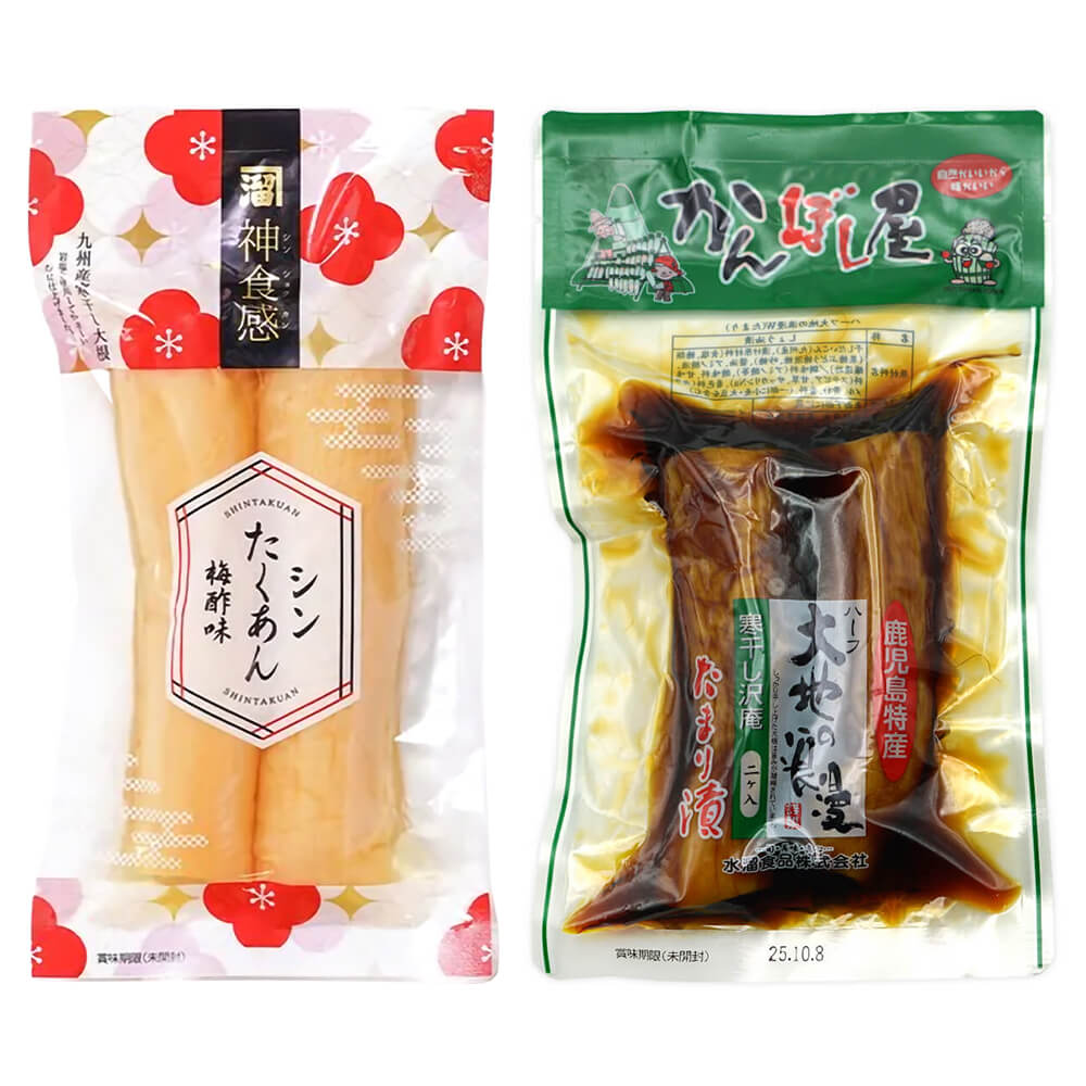 ■シンたくあん 梅酢味 岩塩を使用し、減塩でやさしい味わいに仕上げました。 寒干し大根の本来の美味しさが引き立つ、さっぱりとした甘さの梅酢風味です。 新物たくあんのようなフレッシュな味わいと、品質にこだわった寒干し大根のシャキシャキ神食感をお楽しみください。 独自の氷温熟成でじっくり仕込み、素材の美味しさを極限に引き出しました。 一般的なたくあんよりも塩分濃度を抑え（2〜3％台）、岩塩を使用し、やさしい味わいに仕上げています。 南国の太陽と寒風で干し上げたこだわりの寒干し大根。 短期間で干し上がった大根の表面には無数の小じわができ、驚きの神食感を生み出します。 ■ハーフ大地の浪漫Wたまり 九州産寒干し大根を大型冷蔵庫で低温発酵。九州独自の甘めのたまり醤油にじっくり漬け込み、風味のある味に仕上げました。 お買い得サイズの商品です。 【水溜食品】 鹿児島県のおいしい漬物といえば水溜食品。1941年の創業以来、鹿児島県と宮崎県の農産物を使用し、伝統の技術と手作りの味にこだわって、寒干大根や高菜漬けなどのさまざま製品を作っています。食の安全と安心、そして美味しさの追求のために確かな品質管理を徹底しています。 商品名水溜食品・シンたくあん 梅酢味・ハーフ大地の浪漫Wたまり 内容量2ケ入×各5袋（計10袋） 原材料【シンたくあん 梅酢味】干し大根（九州産）、漬け原材料〔食塩、アミノ酸液、果糖ぶどう糖液糖、醸造酢、梅酢（醸造酢、梅エキス、食塩）、米ぬか〕／調味料（アミノ酸等）、甘味料（ステビア、甘草）、酸味料、香料、酸化防止剤（V.C）【ハーフ大地の浪漫Wたまり】干しだいこん（九州産）、漬け原材料〔食塩、糖類（果糖ぶどう糖液糖、砂糖）、醤油、アミノ酸液、醸造酢〕／調味料（アミノ酸等）、酸味料、甘味料（ステビア、甘草、サッカリンNa）、着色料（カラメル、黄4）、香料、（一部に小麦・大豆を含む） 保存方法直射日光、高温多湿を避けて保存してください。 備考■この商品は沖縄県・離島へはお届けできません。該当のご注文はキャンセル処理を行います。■箱に直接、配送伝票を貼った形でのお届けとなります。熨斗・ギフト包装などはできません。
