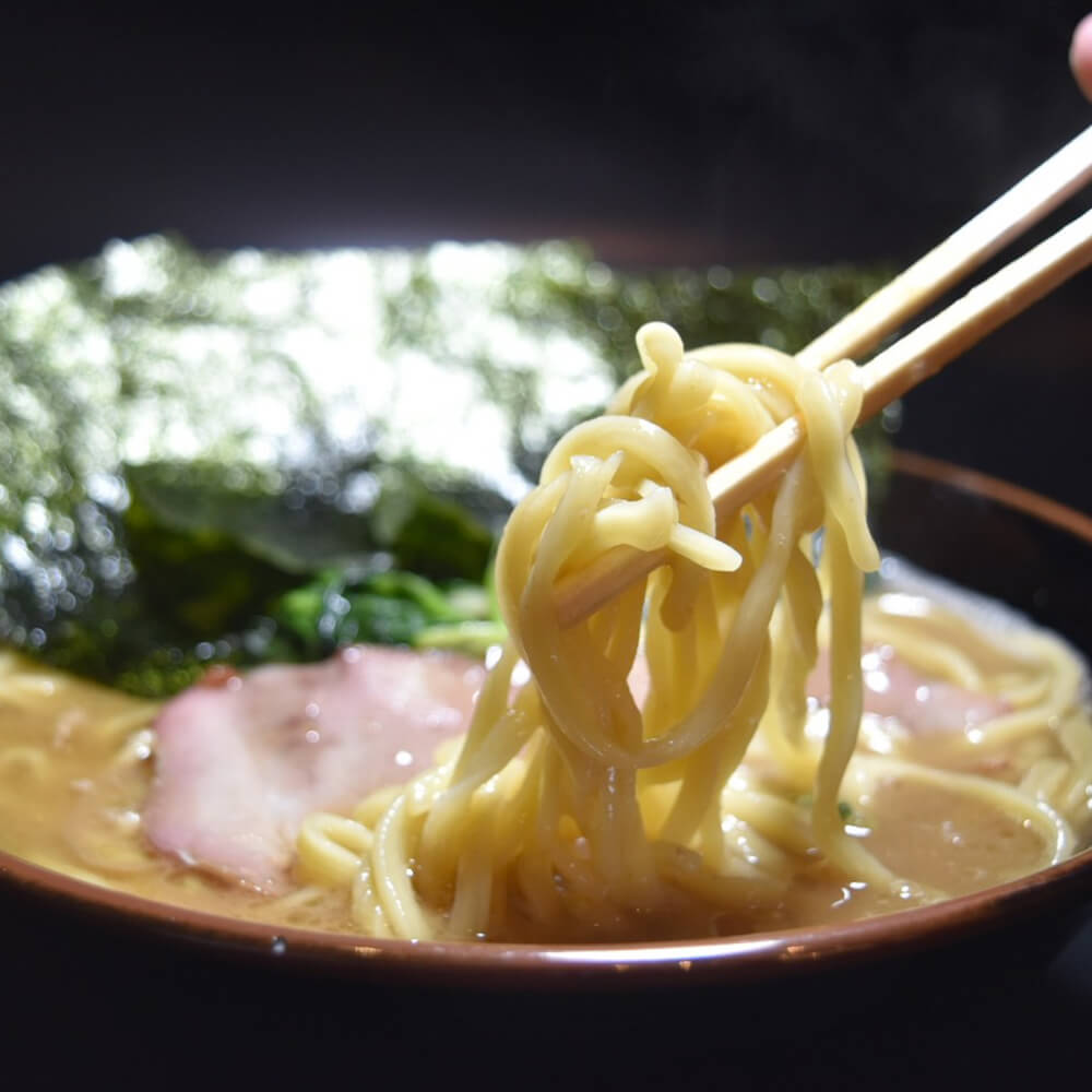 京都の人気ラーメン店「麺家あくた川」が自宅で味わえる！　[5食セット]家系らーめん あくた川の箱舟 冷凍便 送料無料（一部地域を除く）