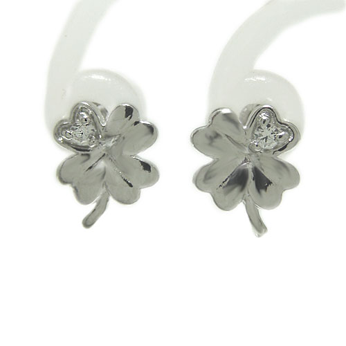 PT900プラチナ ピアス プラチナピアス スタッド スタッドピアス ダイヤモンド ダイヤピアス 四つ葉 クローバー フラワー お花 花びら モチーフ 小さめ ...