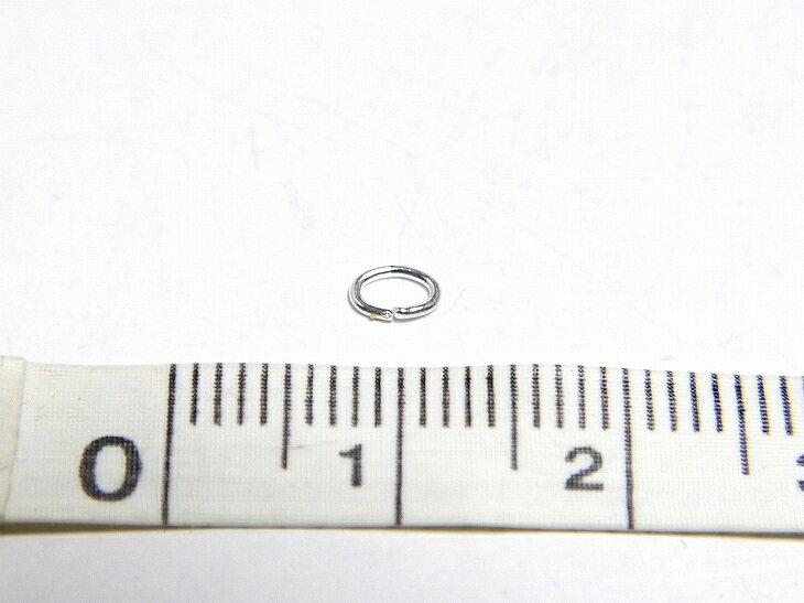 Cカン 3mm×4mm 線径0.5mm 約100個 100ヶ ホワイトシルバー 連結金具 接続金具 副資材 基本パーツ アクセサリー パーツ おすすめ 基礎金具 カン類 ネックレス 材料 問屋 ハンドメイド さや工房 手作り