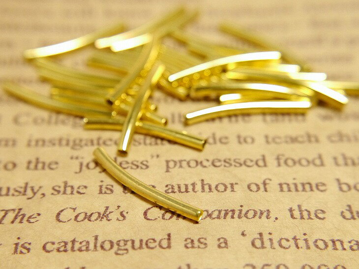 【店内最大P20倍】【曲パイプ(約20mm・径約2mm)約25個セット】ゴールド チューブ メタルパイプパーツ ビーズアクセサリー レザークラフト 副資材 素材 材料 アクセサリー パーツ ハンドメイド ハンドメイドパーツ 材料 アクセサリーパーツ 問屋 卸 おすすめ