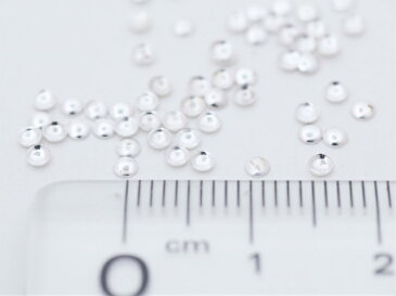 【ポイント11倍】 【レジン パーツ 封入 素材】 メタルパーツ スタッズ ラウンド 中(約2mm)約50個 白銀 アートパーツ 埋め込み 封入資材 ネイル用品 レジン材料 デコ素材 部品 金属