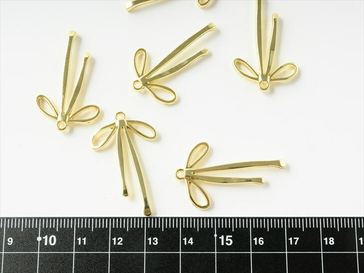 チャーム ニッケルフリー 紐リボン カン付 アクセサリー パーツ ゴールド 全長33mm...