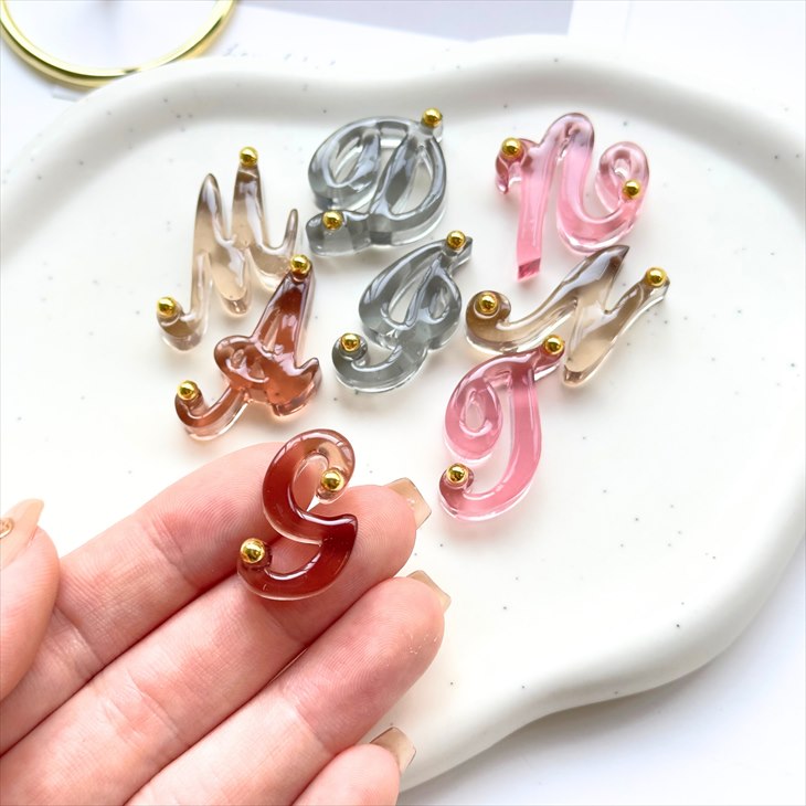 シリコンモールド アルファベット 筆記体 レジン シリコン モールド イニシャル シ...