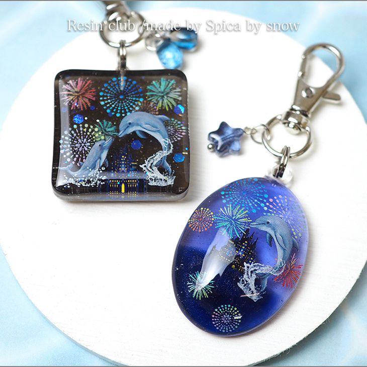 【店内最大P20倍】Resin club(レジンクラブ) 埋め込みレジンシール 情景のレジン イルカと花火 アクセサリー パーツ 88×150mm 1個 レジン用 封入 レジン資材 海辺 夏 マリン 夜空 波 問屋 レジン用品 レジンシール レジン封入 ハンドメイド資材 さや工房 手作り 卸 おすすめの商品画像 3