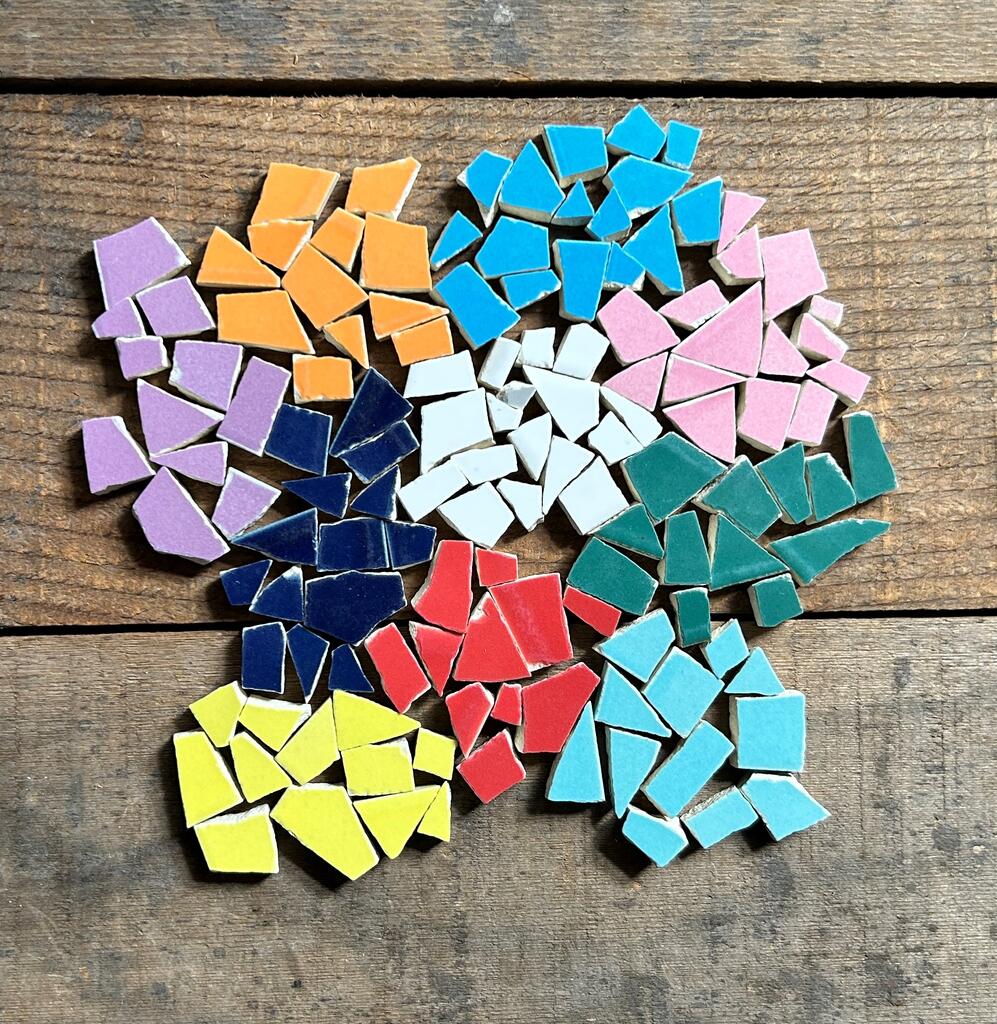 クラッシュタイル 美濃焼タイル タイルアート モザイクタイル 工作 DIY クラフト アート コースター 美濃焼 バラ 袋詰め 雑貨 キッチン 小物 作善堂 レトロ モダン 作品 リノベ アクセント 異形 レトロ アンティーク 庭 可愛い カラフル