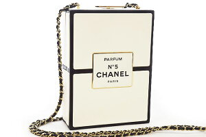 シャネル　CHANEL　NO’5　パフュームボックス　香水ボックス　2021年春夏コレクション　カクテルバッグ　パーティバッグ　チェーンショルダーバッグ　イヴニングバッグ　クラッチ　白×黒　レザー　G金具　ゴールド金具　本物　未使用　保管品