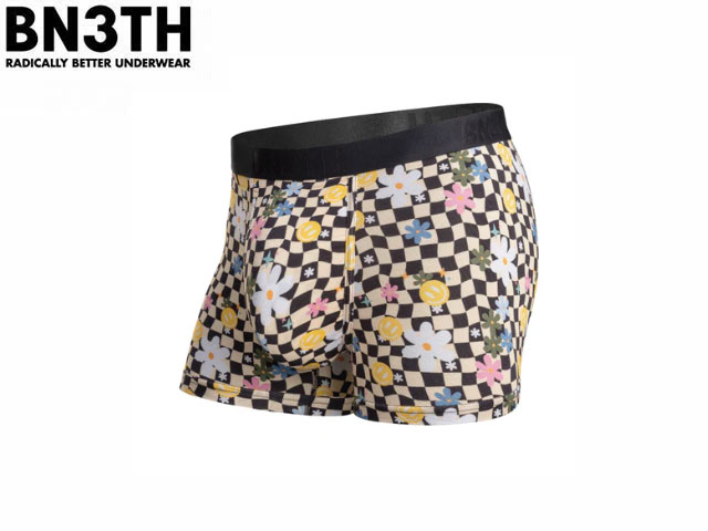 股下の短いトランクスタイプ【股下3.5 inch/約9cm】普通のUNDERWEARとは違い”キーホールコンフォートテクノロジー”(チンチンポケット)が付いています。股ズレや蒸れが防げ、ストレスなく履けるパンツです。色々な分野のアスリートな...