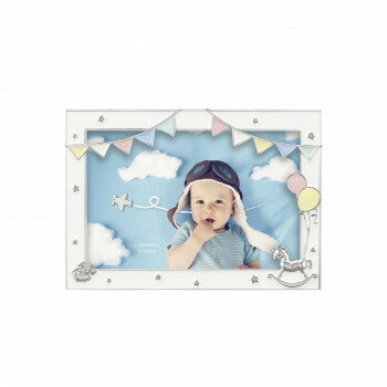 優しいトーンのガーランドがポイント。ベビーフレームの定番。【対応写真サイズについて】※現像所、メーカーによって多少の違いがあります。またフィルムのサイズ（35mm、6×6判等）や国によっても違います。※ポストカード判の寸法はメーカーや国によって異なります。【バックボードの外し方】ストッパーを回転させバックボードを外してください。サイズ外寸:175×124mm、内寸:153×104mm、窓寸:146×95mm個装サイズ：20×15×3cm重量個装重量：340g素材・材質亜鉛合金、エポキシ仕様対応写真サイズ：ポストカード判（90?107×140?157mm）フレームの設置方法：縦専用、置き専用生産国中国fk094igrjs