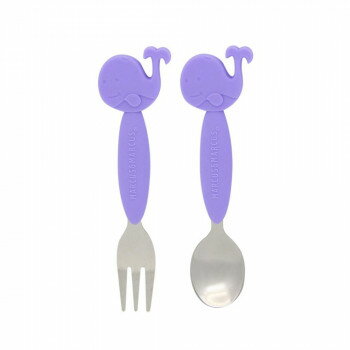カラフルなスプーンとフォークです。シリコン製で持ちやすいグリップです。食べ物をしっかりキャッチする先端を丸めたフォークは、子ども達の為に安全に設計されています。サイズスプーン:14.9×1.4×2.8cm、フォーク:14×1.4×2.8cm個装サイズ：17×9.1×1.8cm重量スプーン:20g、フォーク:40g個装重量：68g素材・材質シリコンステンレススチール仕様耐熱温度:-20～120度対象年齢:3才～食洗機:可食器乾燥機:可電子レンジ:不可安全基準:食品衛生法生産国中国fk094igrjs