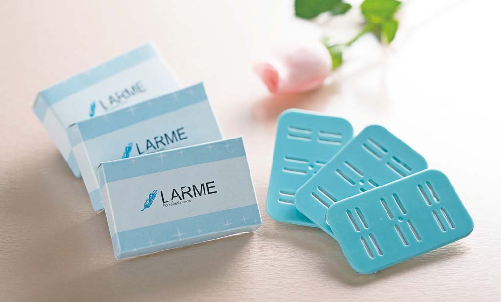 おしぼりウォーマー専用 アロマ芳香剤 LARME／ラルム【1箱4シート入】選べる7種の香り タオルウォーマー 温冷どちらのタイプでもOK 香り付おしぼり いい香り いい匂い エステ 美容室 理容室 医療 介護施設 入れるだけ 簡単 人気