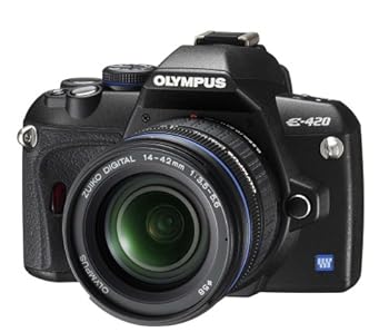 【中古】OLYMPUS デジタル一眼レフカメラ E-420 レンズキット E-420KIT【メーカー名】【メーカー型番】【ブランド名】OM SYSTEM/オリンパス デジタル一眼レフ 【商品説明】OLYMPUS デジタル一眼レフカメラ E-420 レンズキット E-420KIT画像はサンプル写真のため商品のコンディション・付属品の有無については入荷の度異なります。掲載と付属品が異なる場合は確認のご連絡をさせて頂きます。※中古品のため「限定」「初回」「保証」「DLコード」などの表記がありましても、特典・付属品・帯・保証等は付いておりません。（未使用・未開封品は除く）中古品のため使用に影響ない程度の使用感・経年劣化（傷、汚れなど）がある場合がございます。※中古品の特性上ギフトには適しておりません。当店では初期不良に限り、商品到着から5日間は返品を受付けております。お問い合わせ・メールにて不具合詳細をご連絡ください。お客様都合での返品はお受けしておりませんのでご了承ください。他モールとの併売品の為、売り切れの場合はご連絡させて頂きます。★ご注文からお届けまで1、ご注文（24時間受付）2、注文確認⇒当店から注文確認メールを送信致します3、在庫確認⇒中古品は受注後に、再メンテナンス、梱包しますので、お届けまで3日〜10日程度とお考え下さい。4、入金確認⇒前払い決済をご選択の場合、ご入金確認後、配送手配を致します5、出荷⇒配送準備が整い次第、出荷致します。配送業者、追跡番号等の詳細をメール送信致します。6、到着⇒出荷後、1〜3日後に商品が到着します。※離島、北海道、沖縄は遅れる場合がございます。予めご了承下さい。お電話でのお問合せは少人数で運営の為受け付けておりませんので、お問い合わせ・メールにてお願い致します。ご来店ありがとうございます。当店では良品中古を多数揃えております。お電話でのお問合せは少人数で運営の為受け付けておりませんので、お問い合わせ・メールにてお願い致します。