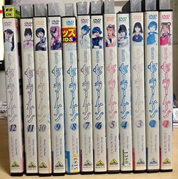 【中古】美少女戦士 セーラームーン 実写 [レンタル落ち] 全12巻セット [マーケットプレイスDVDセット商品]【メーカー名】【メーカー型番】【ブランド名】【商品説明】美少女戦士 セーラームーン 実写 [レンタル落ち] 全12巻セット [マーケットプレイスDVDセット商品]画像はサンプル写真のため商品のコンディション・付属品の有無については入荷の度異なります。掲載と付属品が異なる場合は確認のご連絡をさせて頂きます。※中古品のため「限定」「初回」「保証」「DLコード」などの表記がありましても、特典・付属品・帯・保証等は付いておりません。（未使用・未開封品は除く）※コミック、CD、DVD、VHSは、レンタルアップ品の場合もございます。気になる方は購入前にお問い合わせ・メールにてお願い致します。中古品のため使用に影響ない程度の使用感・経年劣化（傷、汚れなど）がある場合がございます。※中古品の特性上ギフトには適しておりません。当店では初期不良に限り、商品到着から5日間は返品を受付けております。お問い合わせ・メールにて不具合詳細をご連絡ください。お客様都合での返品はお受けしておりませんのでご了承ください。他モールとの併売品の為、売り切れの場合はご連絡させて頂きます。★ご注文からお届けまで1、ご注文（24時間受付）2、注文確認⇒当店から注文確認メールを送信致します3、在庫確認⇒中古品は受注後に、再メンテナンス、梱包しますので、お届けまで3日〜10日程度とお考え下さい。4、入金確認⇒前払い決済をご選択の場合、ご入金確認後、配送手配を致します5、出荷⇒配送準備が整い次第、出荷致します。配送業者、追跡番号等の詳細をメール送信致します。6、到着⇒出荷後、1〜3日後に商品が到着します。※離島、北海道、沖縄は遅れる場合がございます。予めご了承下さい。お電話でのお問合せは少人数で運営の為受け付けておりませんので、お問い合わせ・メールにてお願い致します。ご来店ありがとうございます。当店では良品中古を多数揃えております。お電話でのお問合せは少人数で運営の為受け付けておりませんので、お問い合わせ・メールにてお願い致します。