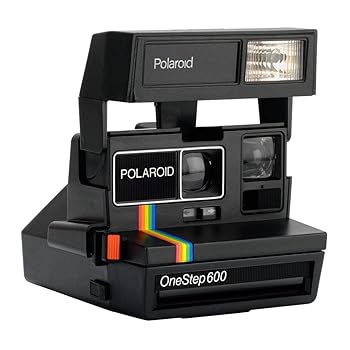 【中古】［非常に良い］Polaroid ワンステップ レインボーインスタントフィルムカメラ フラッシュ付き【メーカー名】【メーカー型番】【ブランド名】Polaroid インスタントカメラ 【商品説明】Polaroid ワンステップ レインボーインスタントフィルムカメラ フラッシュ付き画像はサンプル写真のため商品のコンディション・付属品の有無については入荷の度異なります。商品写真はできる限り実物の色に近づけるよう徹底しておりますが、 お使いのモニター設定、お部屋の照明等により実際の商品と色味が異なる場合がございます。掲載と付属品が異なる場合は確認のご連絡をさせて頂きます。※中古品のため「限定」「初回」「保証」「DLコード」などの表記がありましても、特典・付属品・帯・保証等は付いておりません。（未使用・未開封品は除く）中古品のため使用に影響ない程度の使用感・経年劣化（傷、汚れなど）がある場合がございます。※中古品の特性上ギフトには適しておりません。当店では初期不良に限り、商品到着から5日間は返品を受付けております。お問い合わせ・メールにて不具合詳細をご連絡ください。お客様都合での返品はお受けしておりませんのでご了承ください。他モールとの併売品の為、売り切れの場合はご連絡させて頂きます。★ご注文からお届けまで1、ご注文（24時間受付）2、注文確認⇒当店から注文確認メールを送信致します3、在庫確認⇒中古品は受注後に、再メンテナンス、梱包しますので、お届けまで3日〜10日程度とお考え下さい。4、入金確認⇒前払い決済をご選択の場合、ご入金確認後、配送手配を致します5、出荷⇒配送準備が整い次第、出荷致します。配送業者、追跡番号等の詳細をメール送信致します。6、到着⇒出荷後、1〜3日後に商品が到着します。※離島、北海道、沖縄は遅れる場合がございます。予めご了承下さい。お電話でのお問合せは少人数で運営の為受け付けておりませんので、お問い合わせ・メールにてお願い致します。ご来店ありがとうございます。当店では良品中古を多数揃えております。お電話でのお問合せは少人数で運営の為受け付けておりませんので、お問い合わせ・メールにてお願い致します。