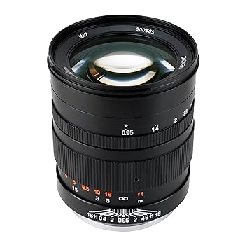 【中古】［非常に良い］中一光学(ZHONG YI OPITCS) 単焦点レンズ SPEEDMASTER 50mm F0.95 (ソニーEマウント)【メーカー名】【メーカー型番】【ブランド名】ZHONG YI OPTICS 一眼レフカメラレンズ 【商品説明】中一光学(ZHONG YI OPITCS) 単焦点レンズ SPEEDMASTER 50mm F0.95 (ソニーEマウント)画像はサンプル写真のため商品のコンディション・付属品の有無については入荷の度異なります。商品写真はできる限り実物の色に近づけるよう徹底しておりますが、 お使いのモニター設定、お部屋の照明等により実際の商品と色味が異なる場合がございます。掲載と付属品が異なる場合は確認のご連絡をさせて頂きます。※中古品のため「限定」「初回」「保証」「DLコード」などの表記がありましても、特典・付属品・帯・保証等は付いておりません。（未使用・未開封品は除く）中古品のため使用に影響ない程度の使用感・経年劣化（傷、汚れなど）がある場合がございます。※中古品の特性上ギフトには適しておりません。当店では初期不良に限り、商品到着から5日間は返品を受付けております。お問い合わせ・メールにて不具合詳細をご連絡ください。お客様都合での返品はお受けしておりませんのでご了承ください。他モールとの併売品の為、売り切れの場合はご連絡させて頂きます。★ご注文からお届けまで1、ご注文（24時間受付）2、注文確認⇒当店から注文確認メールを送信致します3、在庫確認⇒中古品は受注後に、再メンテナンス、梱包しますので、お届けまで3日〜10日程度とお考え下さい。4、入金確認⇒前払い決済をご選択の場合、ご入金確認後、配送手配を致します5、出荷⇒配送準備が整い次第、出荷致します。配送業者、追跡番号等の詳細をメール送信致します。6、到着⇒出荷後、1〜3日後に商品が到着します。※離島、北海道、沖縄は遅れる場合がございます。予めご了承下さい。お電話でのお問合せは少人数で運営の為受け付けておりませんので、お問い合わせ・メールにてお願い致します。ご来店ありがとうございます。当店では良品中古を多数揃えております。お電話でのお問合せは少人数で運営の為受け付けておりませんので、お問い合わせ・メールにてお願い致します。