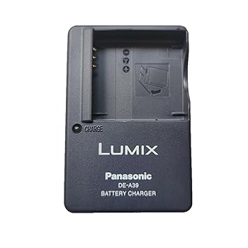 【中古】［非常に良い］Panasonic Lumix バッテリーチャージャー DE-A39【メーカー名】【メーカー型番】【ブランド名】パナソニック(Panasonic) カメラ用バッテリーパック 【商品説明】Panasonic Lumix バッテリーチャージャー DE-A39画像はサンプル写真のため商品のコンディション・付属品の有無については入荷の度異なります。※中古品のため「限定」「初回」「保証」「DLコード」などの表記がありましても、特典・付属品・保証等は付いておりません。中古品のため使用に影響ない程度の使用感・経年劣化（傷、汚れなど）がある場合がございます。※中古品の特性上ギフトには適しておりません。当店では初期不良に限り、商品到着から5日間は返品を受け付けております。お問い合わせ・メールにて不具合詳細をご連絡ください。お客様都合での返品はお受けしておりませんのでご了承ください。他モールとの併売品の為、売り切れの場合はご連絡させて頂きます。★ご注文からお届けまで1、ご注文（24時間受付）2、注文確認⇒当店から注文確認メールを送信致します3、在庫確認⇒中古品は受注後に、再メンテナンス、梱包しますので、お届けまで3日〜10日程度とお考え下さい。4、入金確認⇒前払い決済をご選択の場合、ご入金確認後、配送手配を致します5、出荷⇒配送準備が整い次第、出荷致します。配送業者、追跡番号等の詳細をメール送信致します。6、到着⇒出荷後、1〜3日後に商品が到着します。※離島、北海道、沖縄は遅れる場合がございます。予めご了承下さい。お電話でのお問合せは少人数で運営の為受け付けておりませんので、お問い合わせ・メールにてお願い致します。ご来店ありがとうございます。当店では良品中古を多数揃えております。お電話でのお問合せは少人数で運営の為受け付けておりませんので、お問い合わせ・メールにてお願い致します。