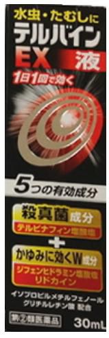 リスク区分：第(2)類医薬品使用期限：使用期限まで120日以上の商品を販売します。【指定第2類医薬品】 ★パッケージ・商品内容等は、予告なく変更する場合もあります。 　ご了承下さい。 ★複数の店舗で在庫を共有しておりますので、 　在庫切れの場合もございます。予めご了承ください。 水虫・たむしは、白癬菌というカビが皮ふの角質層等に寄生して 起こる皮膚病で、かゆみや痛みを伴うことが多くあります。 テルバインEX液は、テルビナフィン塩酸塩の優れた殺真菌作用と 角質浸透性により、1日1回の塗布で水虫・たむしに優れた効果を 発揮します。乾きやすく、サラッとした使用感の液剤で カサカサした患部に適しています。 【効能】 みずむし、いんきんたむし、ぜにたむし 【使用方法】 1回、適量を患部に塗布して下さい。 【用法・用量に関連する注意】 1．定められた用法・用量を厳守して下さい。 2．患部やその周囲が汚れたまま使用しないで下さい。 3．目に入らないように注意して下さい。万一、 　　目に入った場合には、すぐに水又はぬるま湯で洗い、直ちに眼科医の 　　診療を受けて下さい。 4．小児に使用させる場合には、保護者の指導監督のもとに 　　使用させて下さい。 5．外用にのみ使用して下さい。 6．本剤のついた手で、目や粘膜に触れないで下さい。 【成分・分量】 （100g中） テルビナフィン塩酸塩 1g、イソプロピルメチルフェノール 0.3g、 ジフェンヒドラミン塩酸塩 0.5g、リドカイン 2g、 グリチルレチン酸 0.5g 添加物：オクチルドデカノール、ラウロマクロゴール、 エタノール、クエン酸、クエン酸Na 【使用上の注意】 [してはいけないこと] （守らないと現在の症状が悪化したり、副作用が起こりやすくなります） 1．次の人は使用しないで下さい 　　本剤による過敏症状（発疹・発赤、かゆみ、浮腫等）を 　　起こしたことがある人。 2．次の部位には使用しないで下さい （1）目や目の周囲、粘膜（例えば、口腔、鼻腔、膣等）、陰のう、外陰部等。 （2）湿疹。 （3）湿潤、ただれ、亀裂や外傷のひどい患部。 [相談すること] 1．次の人は使用前に医師又は薬剤師に相談して下さい （1）医師の治療を受けている人。 （2）妊婦又は妊娠していると思われる人。 （3）乳幼児。 （4）本人又は家族がアレルギー体質の人。 （5）薬によりアレルギー症状を起こしたことがある人。 （6）患部が顔面又は広範囲の人。 （7）患部が化膿している人。 （8）「湿疹」か「みずむし、いんきんたむし、ぜにたむし」かがはっきりしない人。 2．次の場合は、直ちに使用を中止し、この文書を持って 　　医師又は薬剤師に相談して下さい （1）使用後、次の症状があらわれた場合 発疹・発赤、かゆみ、かぶれ、はれ、刺激感、熱感、 鱗屑・落屑（フケ、アカのような皮ふのはがれ）、 ただれ、乾燥・つっぱり感、皮ふの亀裂 （2）2週間位使用しても症状がよくならない場合、 又は、本剤の使用により症状が悪化した場合 【保存上の注意】 1．直射日光の当たらない涼しい所に密栓して保管して下さい。 2．小児の手の届かない所に保管して下さい。 3．他の容器に入れ替えないで下さい。 　　（誤用の原因になったり品質が変わります） 4．使用期限を過ぎた製品は使用しないで下さい。 　　なお、使用期限内であっても、開封後はなるべく早く使用して下さい。 5．火気に近づけないで下さい。また、使用済みの容器は火中に投じないで下さい。 6．合成樹脂（スチロール等）を軟化したり、塗料を溶かしたりすることが 　　ありますので、床や家具等につかないようにして下さい。 【発売元】 中外医薬生産株式会社 (みず虫 みずむし　水虫　たむし　タムシ　痒み　塗り薬　テルバイン　ローション 水虫薬 液体) 広告文責：SCB 050-3302-2709 原産国：日本 区分：第(2)類医薬品