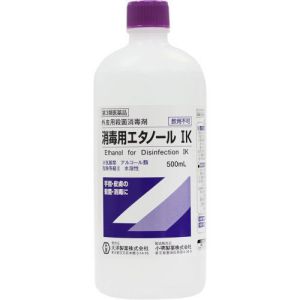 リスク区分：第3類医薬品 使用期限：使用期限まで120日以上の商品を販売します。 【第3類医薬品】 ★パッケージ・商品内容等は、予告なく変更する場合も 　ございます。予めご了承ください。 ★当店では複数の店舗で在庫を共有しております。 　在庫切れの場合もございますので予めご了承ください。 【商品説明】 外皮用殺菌消毒剤 手指・皮膚の殺菌・消毒に 火気厳禁 アルコール類 危険等級II 水溶性 【効能 効果】 手指・皮膚の殺菌・消毒 【用法 用量】 塗擦またはガーゼ、脱脂綿等に浸して清拭する。 ★用法・用量に関連する注意 ・小児に使用させる場合には、保護者の指導監督のもとに使用させてください。 ・目に入らないように注意してください。万一、目に入った場合には、 すぐに水又はぬるま湯で洗い流して下さい。なお、症状が重い場合には、直ちに眼科医の診療を受けてください。 ・外用にのみ使用し、内服しないでください。 ・定められた用法を厳守してください。 ・同一部位にくり返し使用した場合には、脱脂等による皮ふ荒れを起こすことがありますので注意してください。 ・長期間または広範囲に使用する場合には、蒸気の吸入に注意してください。 【成分】 本品100mL中 成分・・・分量 日本薬局方 エタノール・・・83mL ［エタノール（C2H6O：46.07）76.9〜81.4vol％含有します。］ 添加物としてイソプロパノールを含有します。 【注意事項】 ※飲用不可 ★使用上の注意 ＜してはいけないこと＞ (守らないと現在の症状が悪化したり、副作用が起こりやすくなります。) ・局所刺激作用があるため、塗擦又は清拭するだけにとどめ、ガーゼ、脱脂綿等に浸して貼付けしないでください。 ・次の部位には使用しないでください。 (1)損傷のある皮膚 (2)目の周囲、粘膜等 ＜相談すること＞ ・次の人は使用前に医師、薬剤師又は登録販売者に相談してください。 (1)医師の治療を受けている人 (2)薬などによりアレルギー症状を起こしたことがある人 ・使用後、皮ふに発疹・発赤、かゆみなどの症状があらわれた場合は副作用の 可能性があるので、直ちに使用を中止し、製品を持って医師、薬剤師又は登録販売者に相談してください。 ★保管及び取扱い上の注意 ・直射日光及び火気を避け、涼しい所に密栓して保管してください。 ・小児の手の届かない所に保管してください。 ・他の容器に入れかえないでください。(誤用の原因になったり品質が変わるおそれがあります。) ・使用時は特に火気に注意し、ストーブ、コンロ等、火気の近くで使用しないで下さい。 ・変質、変色を起こすおそれがあるので、適用箇所以外に本液が付着しないように注意してください。 ・使用期限を過ぎた製品は使用しないでください。 【発売元】 大洋製薬 ( 医薬品 消毒 エタノール キズ薬 傷薬 消毒薬 ) ( 手指消毒 ウィルス ウイルス　除菌 細菌 殺菌 ) 広告文責：SCB 050-3302-2709 原産国：日本 区分：第3類医薬品