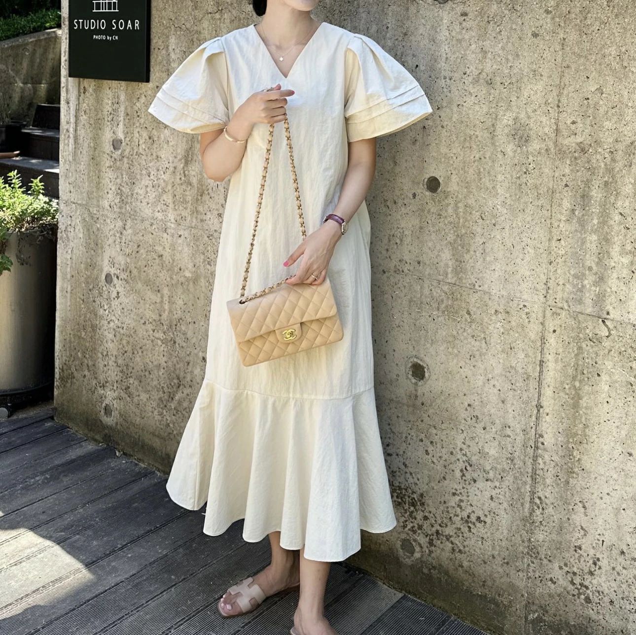 裾フリルワンピース ワンピース 半袖 春 夏 レディース パフスリーブ ロングワンピー マーメイド Vネック schik-10020885 schik パッケージ画像